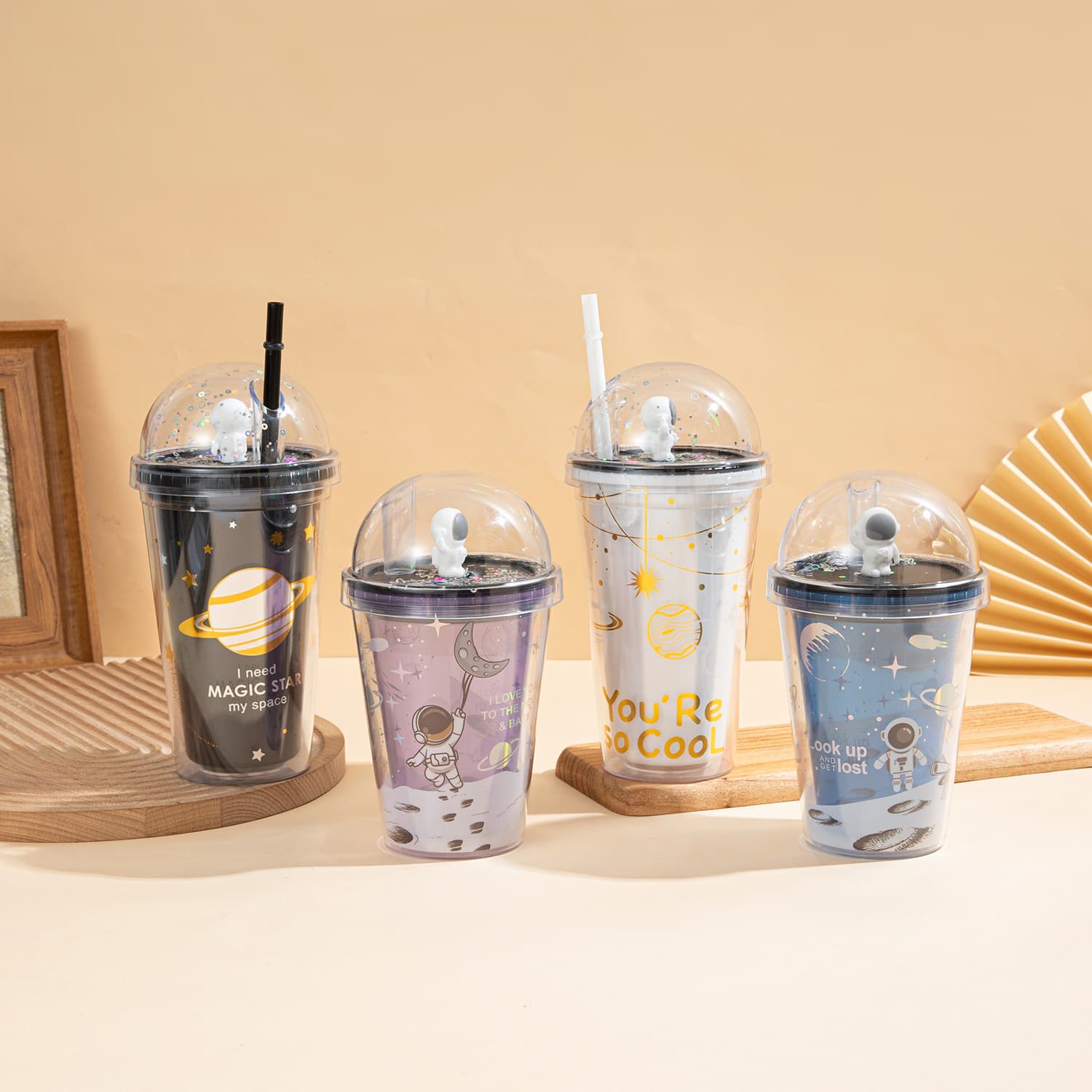 Foreign trade new cartoon astronaut water cup wholesale internet celebrity landscape cup creative high-looking plastic straw cup for men and women