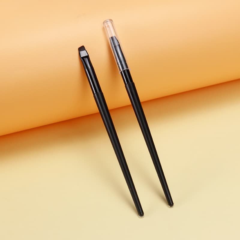 Small angled blade eyebrow brush with cover dustproof ultra-thin fine flat tip eyeliner brush single makeup tool brush.
