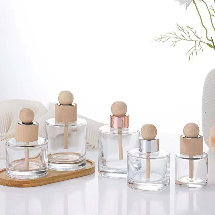 Wholesale car log cover aromatherapy bottle essential oil perfume bottle expansion bottle fireless rattan fragrance bottle glass bottle ornaments