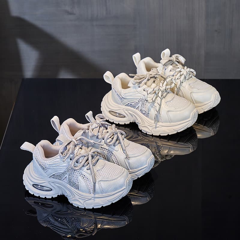 2026 Autumn New Children's Hot Diamond Breathable Sports Shoes Girls' Mesh Lightweight Casual Dad's Shoes Medium and Large Children's Shoes