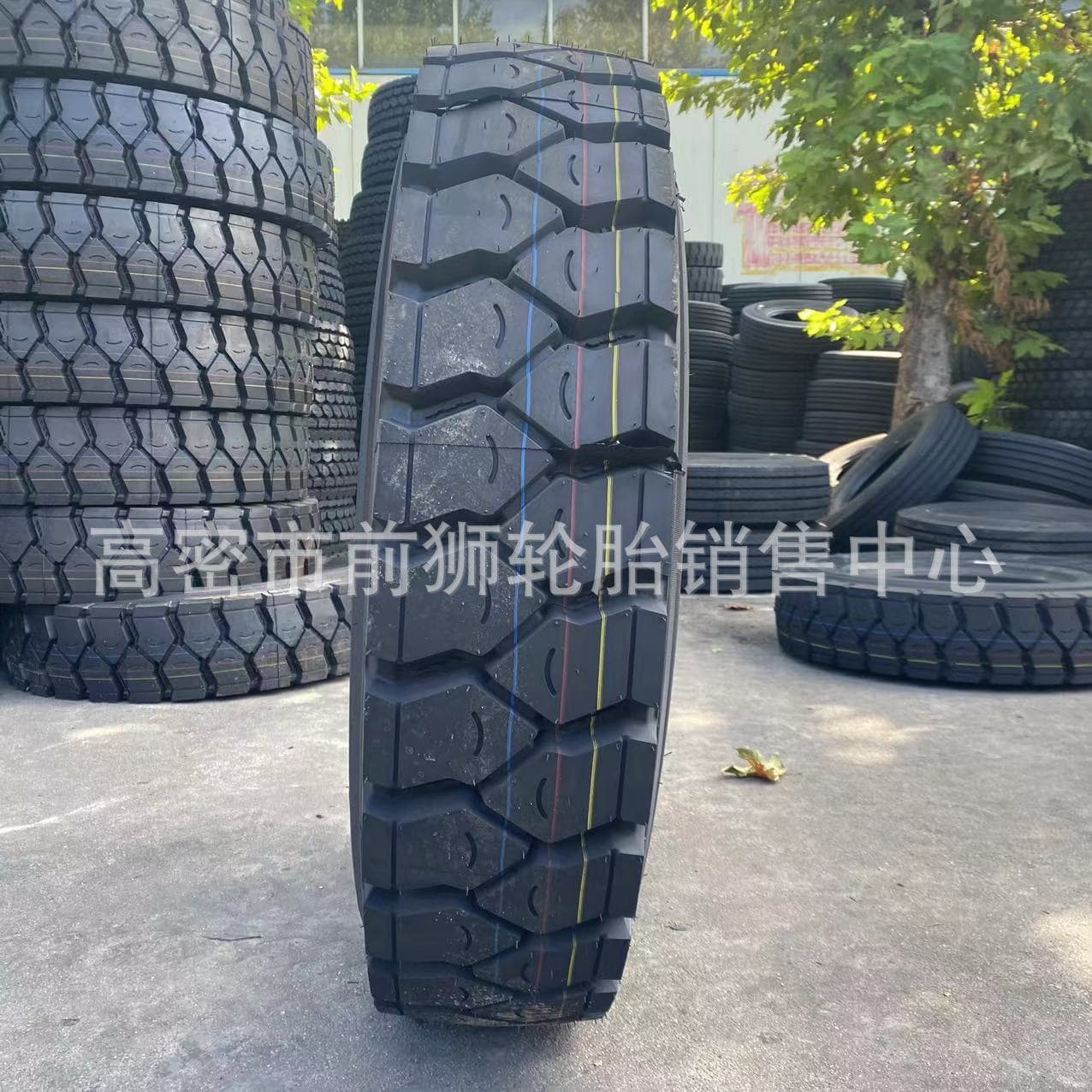 Factory Supply of Yinbao High-End Load Tires 1000R20, 1100R20, 1200R20 for Mining Applications
