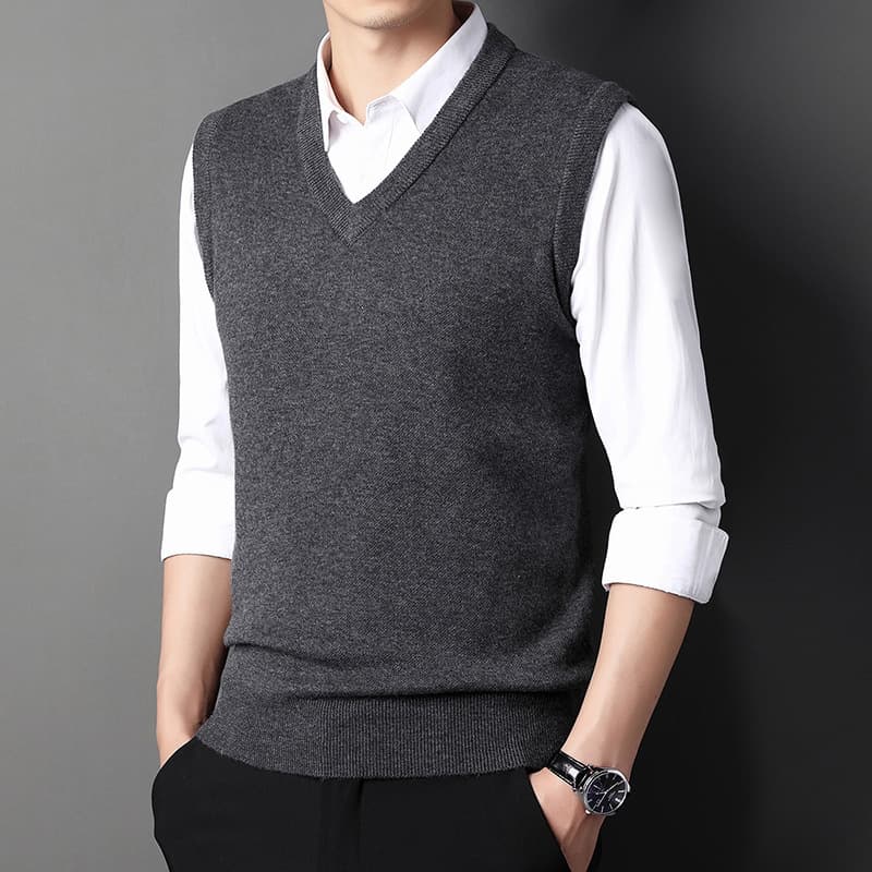 V-neck vest, new autumn/winter style, men's thickened sleeveless knitted vest sweater, solid color, suitable for middle-aged business wear.