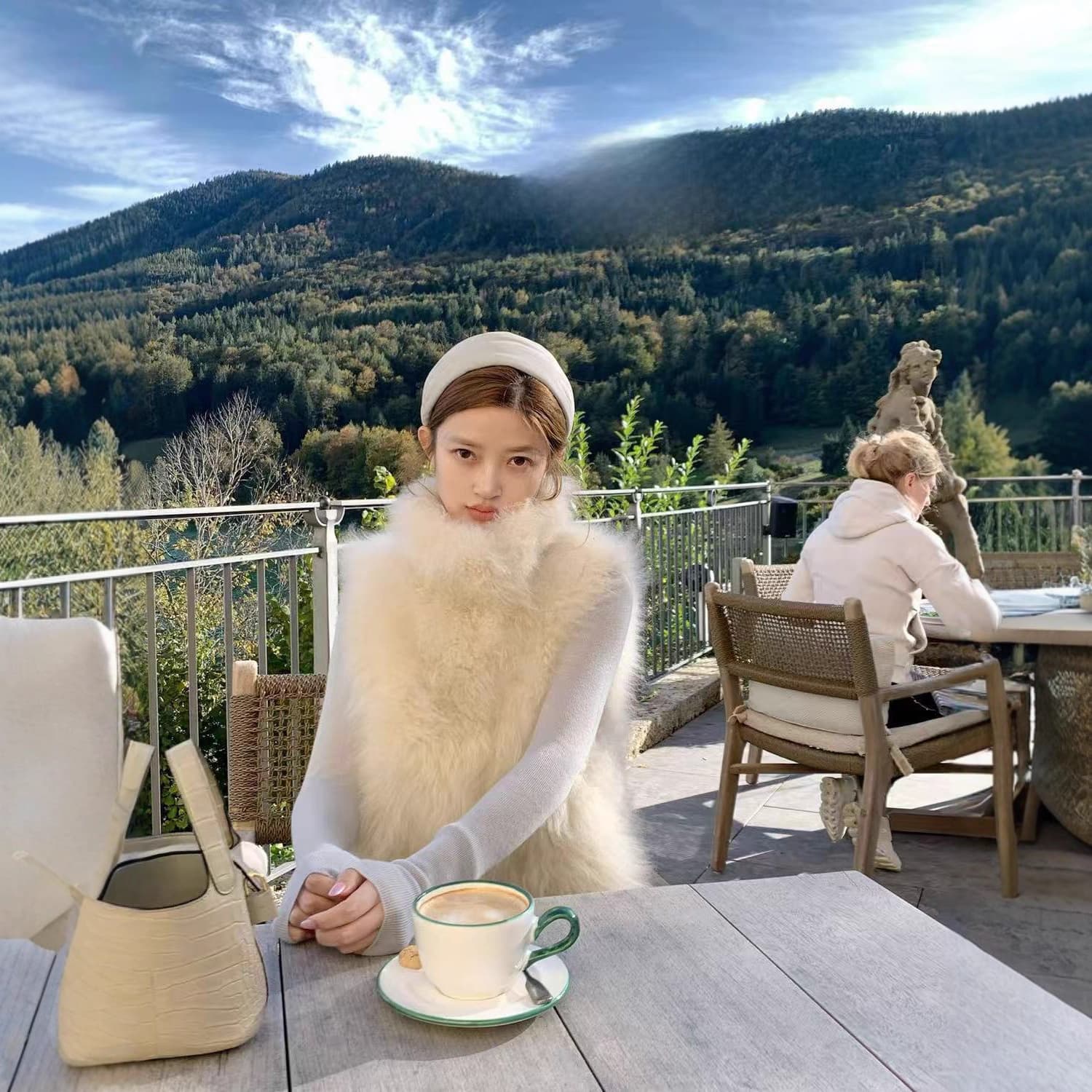 2025 new warm short style thickened imitation fox fur eco-friendly fur vest jacket eco-friendly fur vest