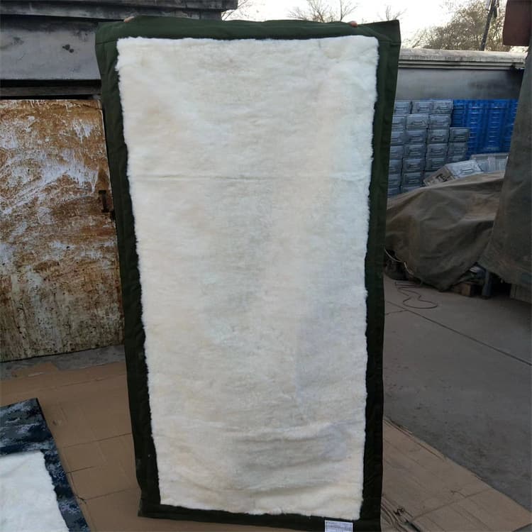 Wholesale from Manufacturer, Integrated Fur Sheepskin Mattress Pad, Extra Thick Warm Single Sheepskin Pad, Insulated for Cold and Wind Protection