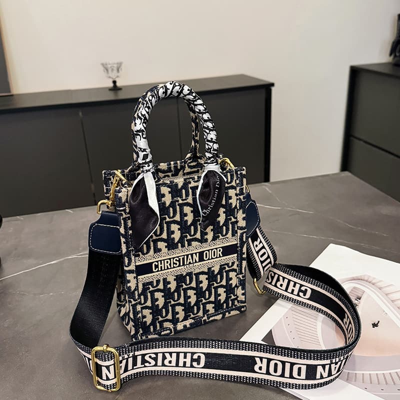 Women's 2026 New Tote Bag, European and American Fashion Versatile Handbag, Monogram Embroidery Shoulder Crossbody Small Bag, Trendy