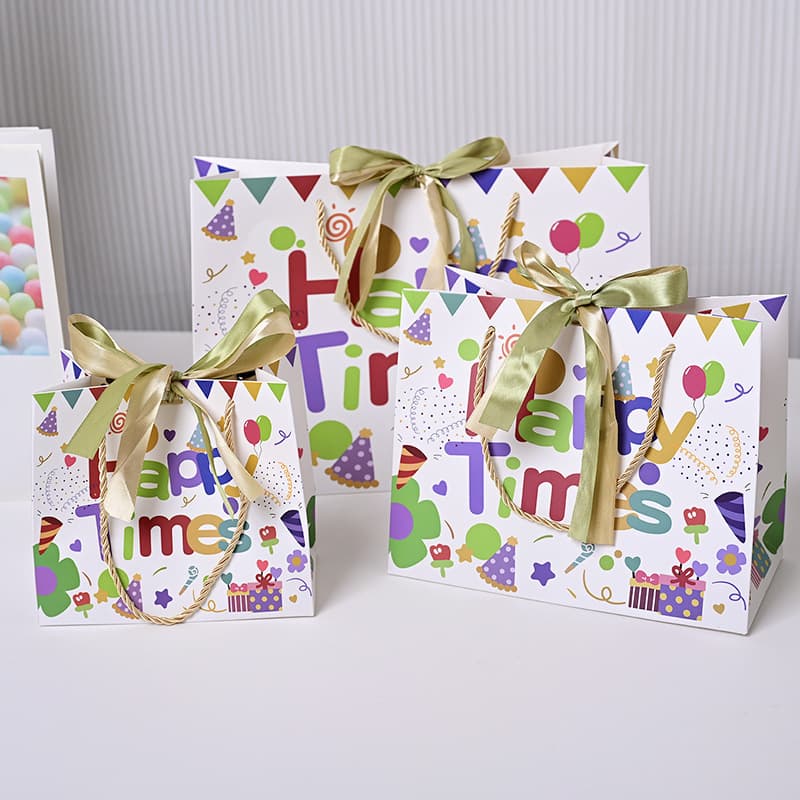 Children's Day Gift Bag Birthday Party Favor Bag Cute Cartoon Return Gift Bag Paper Bag In Stock with Ribbon