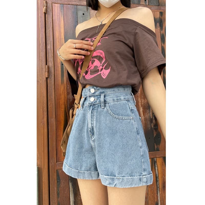 Unique High-Waist Denim Shorts for Women Summer Thin 2023 New Petite Rolled Hem A-Line Short Denim Hot Pants Fashion