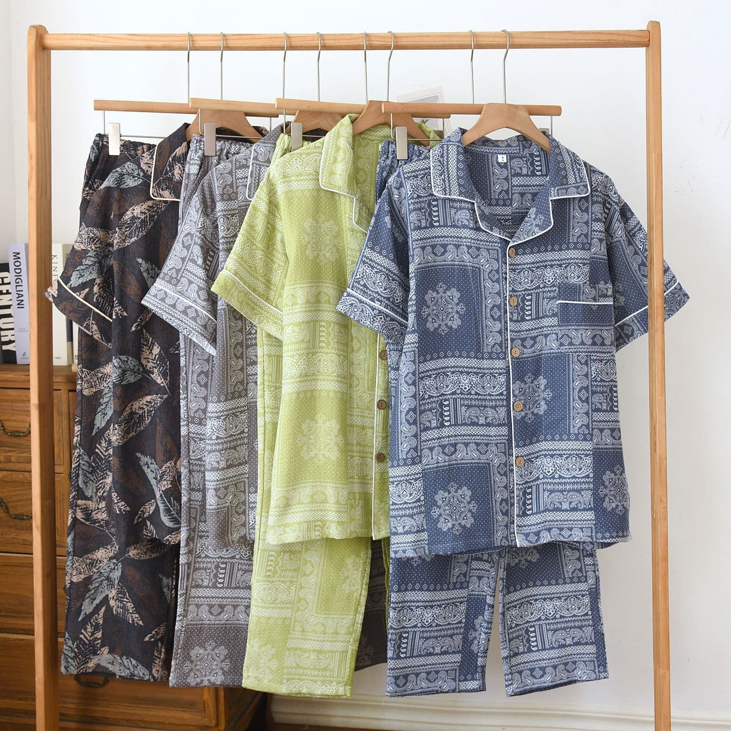 Simple yarn-dyed pure cotton double-layer gauze men's pajamas spring and autumn thin short-sleeved trousers loose cotton home wear set