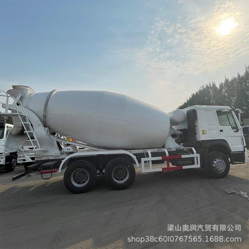 HOWO Concrete Mixer Truck 6*4 Commercial Concrete Transport Mixer 10 Cubic Meter Mixer Truck