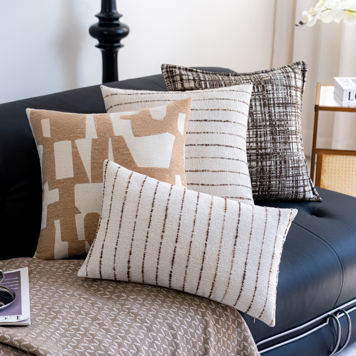 Light luxury and high-end living room sofa waist pillow bay window bed back cushion cover antique simple geometric pillow cover