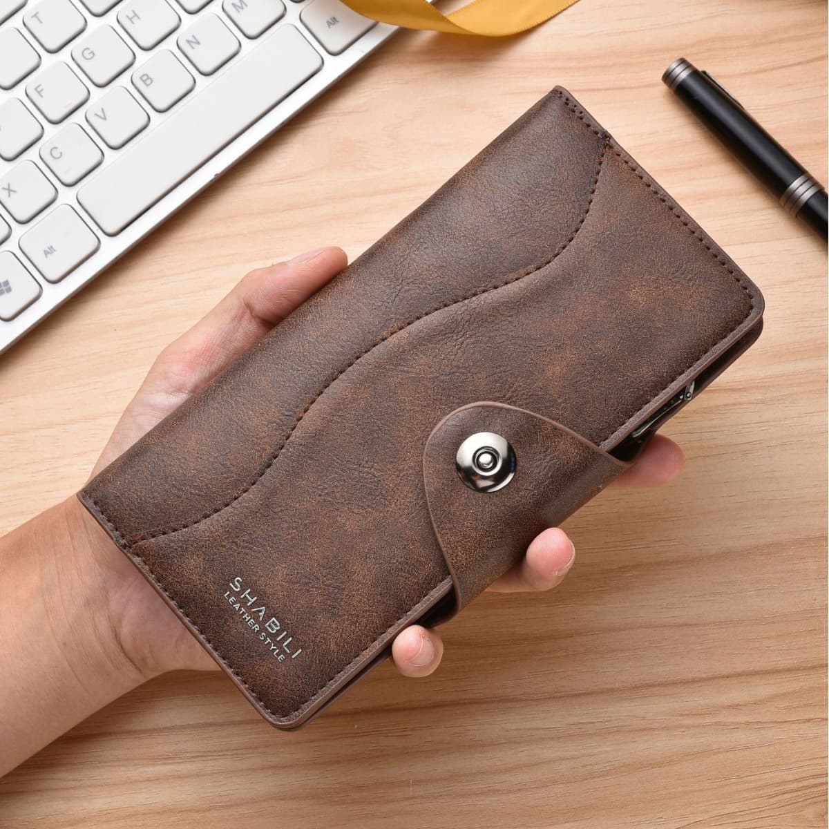 New Cross-Border Magnetic Snap Men's Vintage Wallet, Large Tri-Fold Multi-Function Wallet with Multiple Card Slots, Wholesale