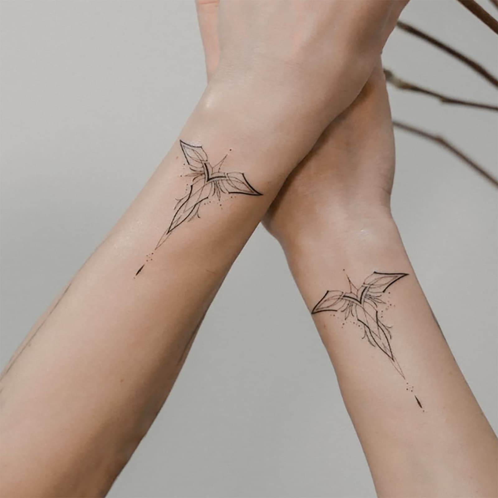 New cross-border high-end mysterious personality line totem tattoo stickers long-lasting waterproof tattoo stickers for men and women