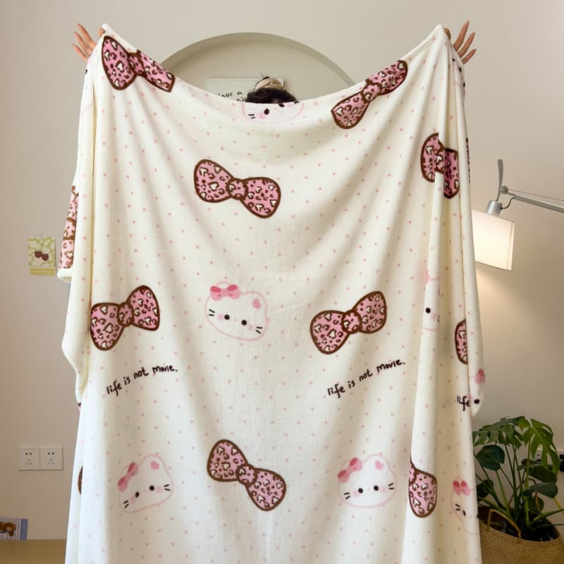 Office nap shawl blanket small blanket cartoon blanket dormitory warm plush nap blanket four seasons air conditioning blanket