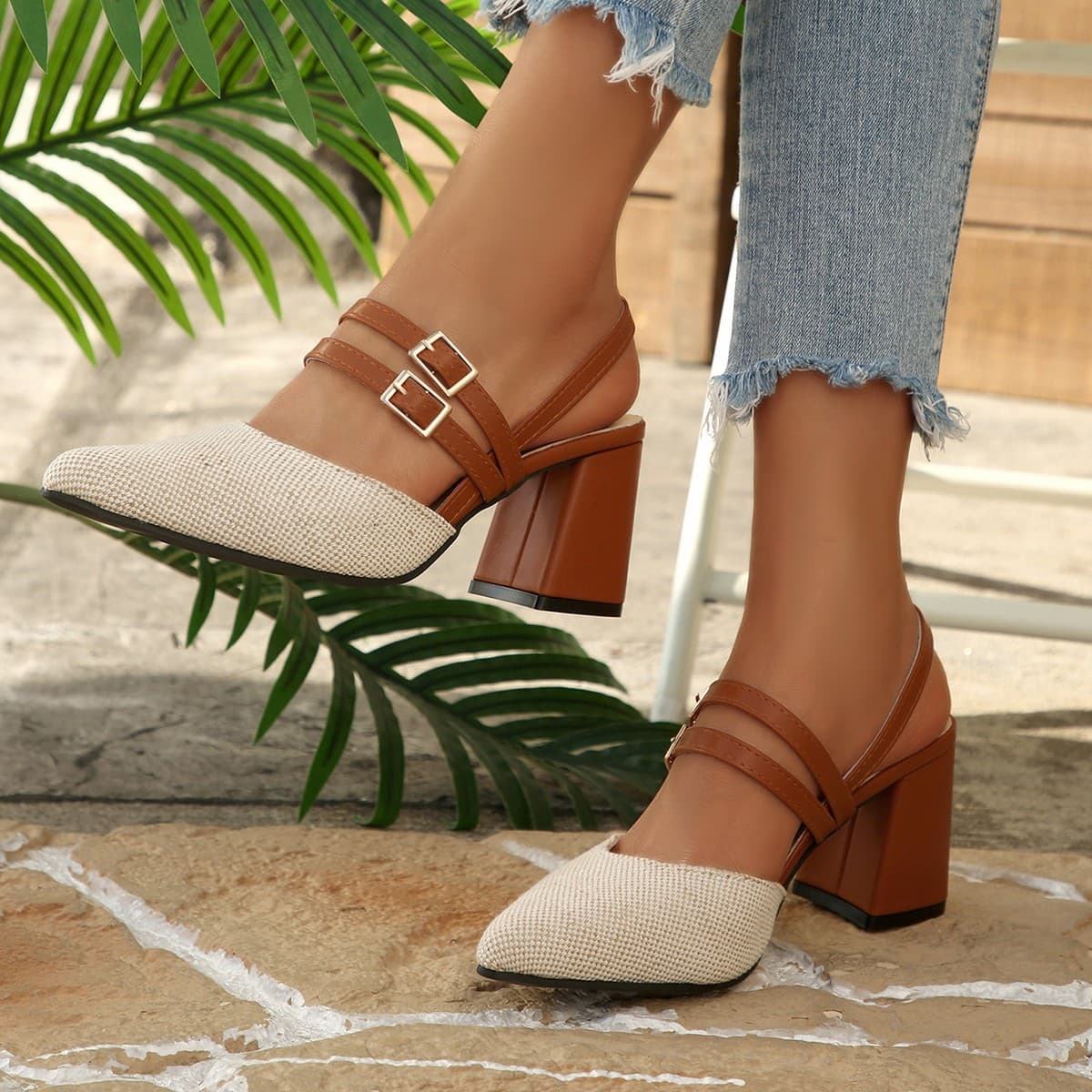 2026 New Pointed Toe Closed Toe Mid Heel Chunky Heel Slipper Sandals for Women Summer Breathable Fabric Outdoor Shoes