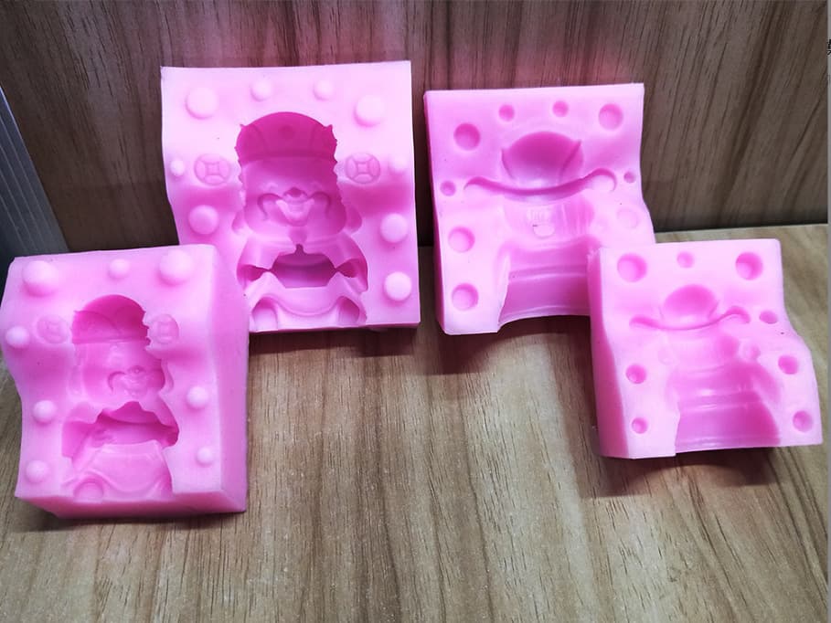 Large and Small Yuanbao Caishen Handmade Soap Mold Aromatherapy Plaster Ornament Mold Soap Mold Cake Mold Silicone Mold