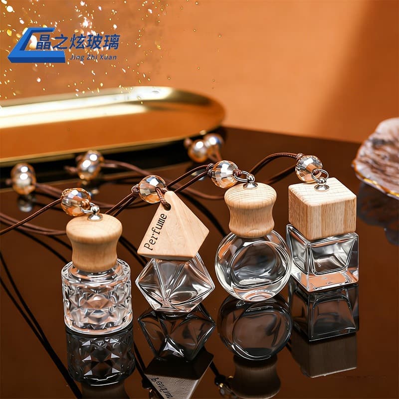 Factory Wholesale Car Aroma Hanging Ornament, Car Essential Oil Diffuser, Fragrance Hanging Decoration, Creative Glass Perfume Bottle