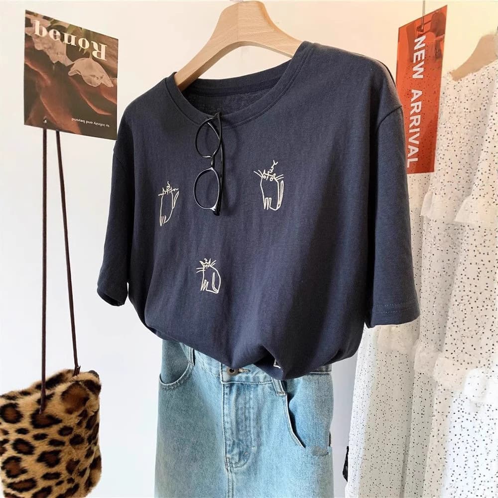 Extra large size 240 pounds embroidered cat snowflake cotton summer new loose women's retro casual short-sleeved versatile T-shirt