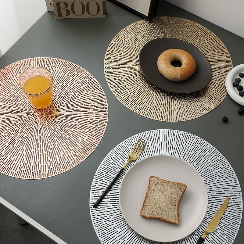 Gold-stamped PVC Western placemat, hollow heat-insulating mat, table mat, cross-border e-commerce hotel restaurant Amazon round placemat
