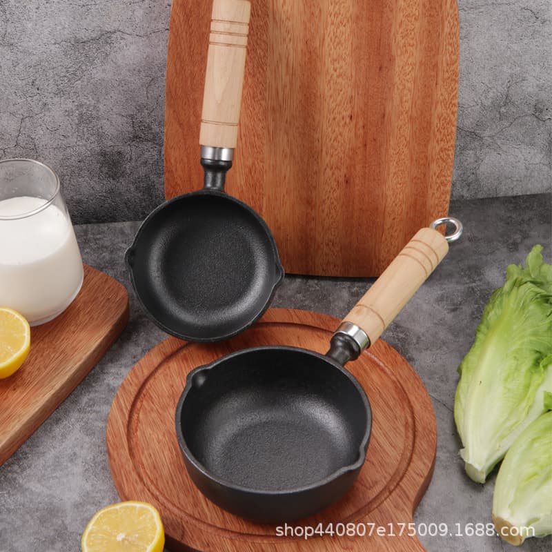 Household Hot Oil Splashing and Egg Frying Small Iron Pot, Coating-Free Thick Cast Iron Flat Bottom Non-Stick Pan for Induction Cooker and Gas Universal Use