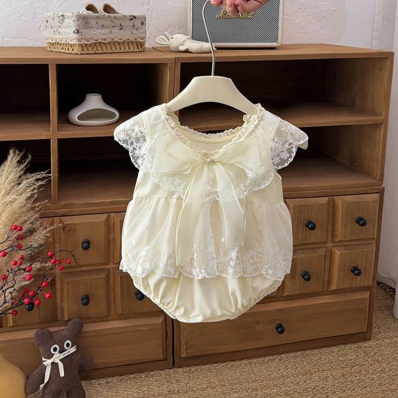 Summer dress, thin and sweet, flying sleeves, skirt, baby princess dress, newborn girl's one-month-old dress for 100 days