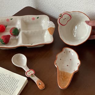 Cute Strawberry Ice Cream Niche Design Plate, Ins-Style High-Aesthetic Underglaze Color Cute Dipping Sauce Plate, Divided Plate