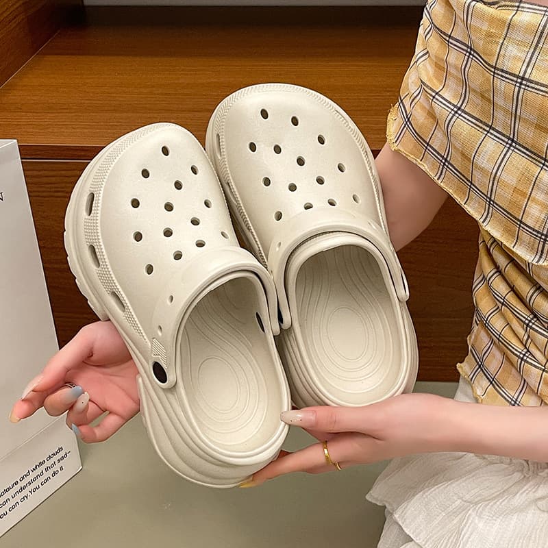 Thick-Soled Eva Clogs for Women, 2026 New Model, Eva Beach Slippers, Platform Height-Increasing Sandals for Women, Summer Outdoor Wear