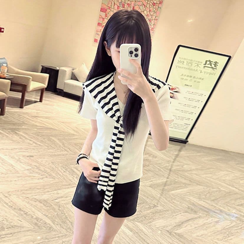 Kuaishou Influencer Social Style Little Fragrance Women's Versatile Collar Black and White Cape Top