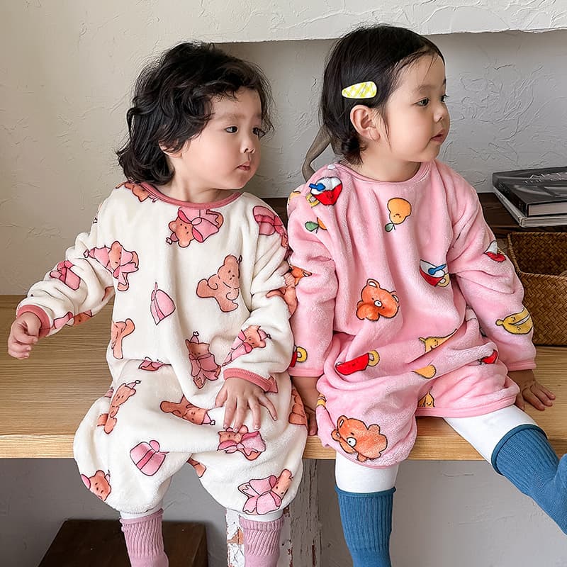 Baby Autumn and Winter Thickened Flannel One-Piece Pajamas, Anti-Cold Children's Anti-Kick Sleeping Bag