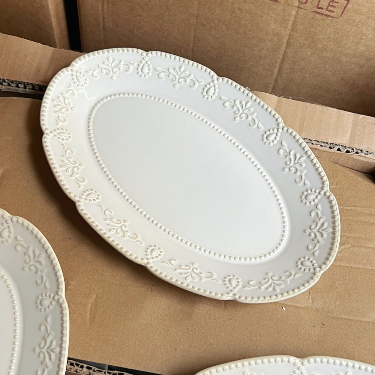 French Vintage Embossed Ceramic Plate for Home Use, Steamed Fish Plate, Premium Dessert Plate, Cake Plate, Breakfast Plate