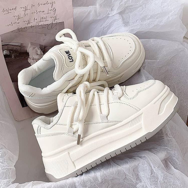 Thick-sole White Sneakers for Women Summer 2026 New Style Versatile Casual Sports Height-Increasing Bread Shoes Lightweight Trendy Skate Shoes