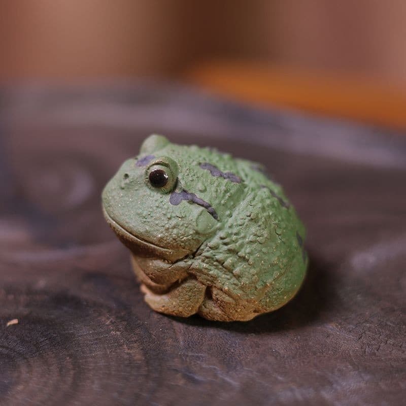 Yixing purple clay tea pet small horned frog exquisite raisable wealth-attracting frog tea play aquarium decoration tea table ornament