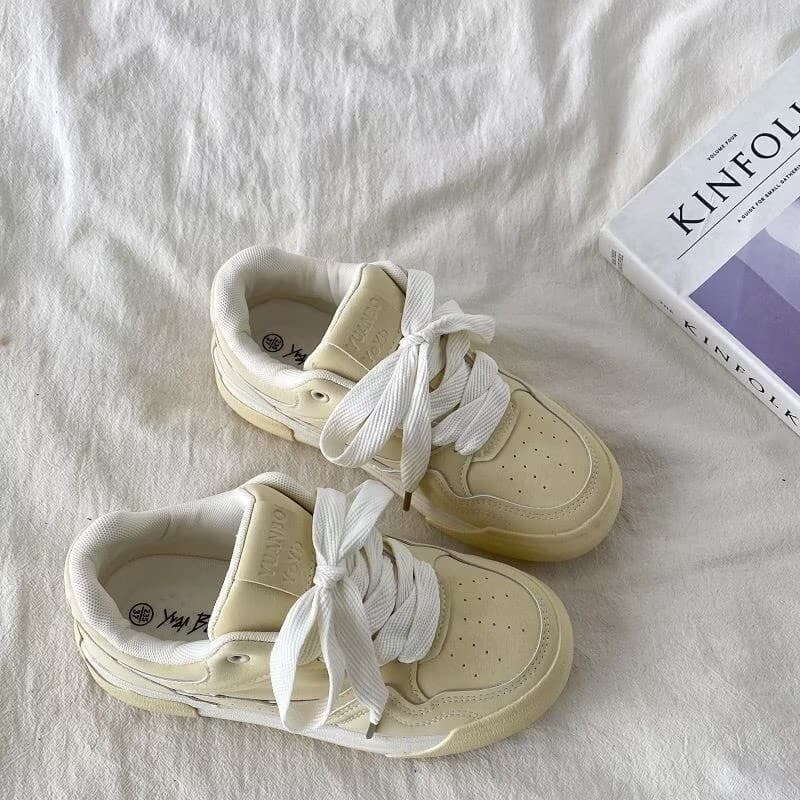Thick Sole Sneakers for Women 2026 New Spring Autumn Casual Versatile Lightweight Sporty Ins Korean Style Bread Shoes