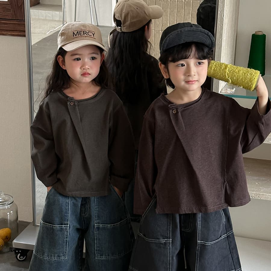Jia Ye Tong Pin 2026 Children's Spring Solid Color Irregular Long Sleeve T-Shirt for Boys and Girls, Loose and Stylish Base Layer
