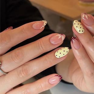 Le Fan Nail Art Simple Red Polka Dot French Press-On Nails Short Almond Commute White-Enhancing Floral Nails Wholesale