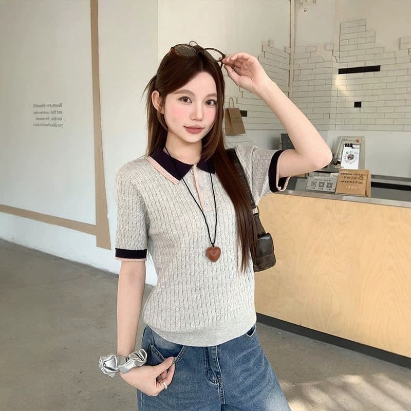 Korean-style Retro Color-Block Collared Short-Sleeve Knit Top for Women, 2026 Summer New Niche Fashion Commuter Slimming Shirt