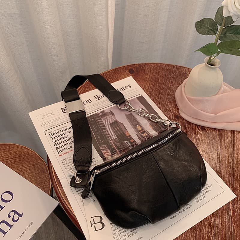 Trendy Chest Bag for Women Ins Style 2026 Fashion Casual Chain Crossbody Small Bag Versatile Chic Single Shoulder Party Bag
