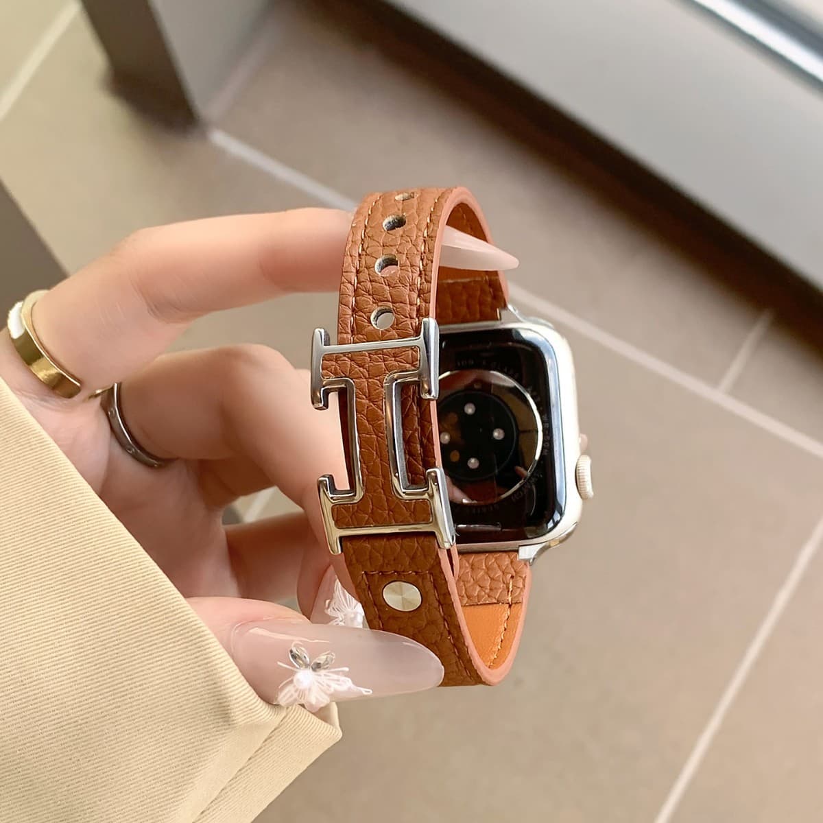 Compatible with Apple Watch Band New iWatch Leather Lychee Pattern Double Stud Buckle Sport Apple Watch Fall Winter 879