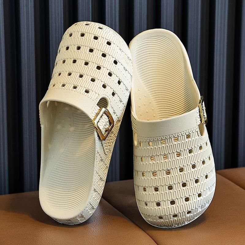 New Summer Women's Closed-Toe Sandals, Thick Sole Beach Shoes, Hollow Soft Sole Mother Shoes, Round Toe Hole Shoes for Home and Outdoors