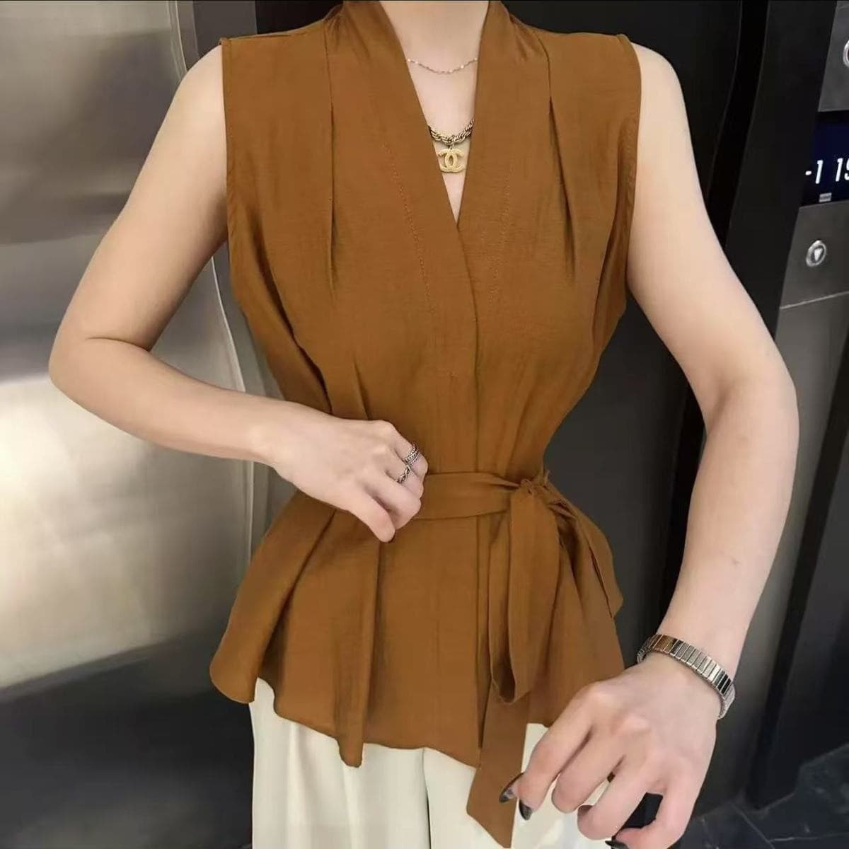 Pure French Style Sleeveless Vest Top for Women Summer New Slim Fit High-End Sense Tie-Detail Blouse Shirt