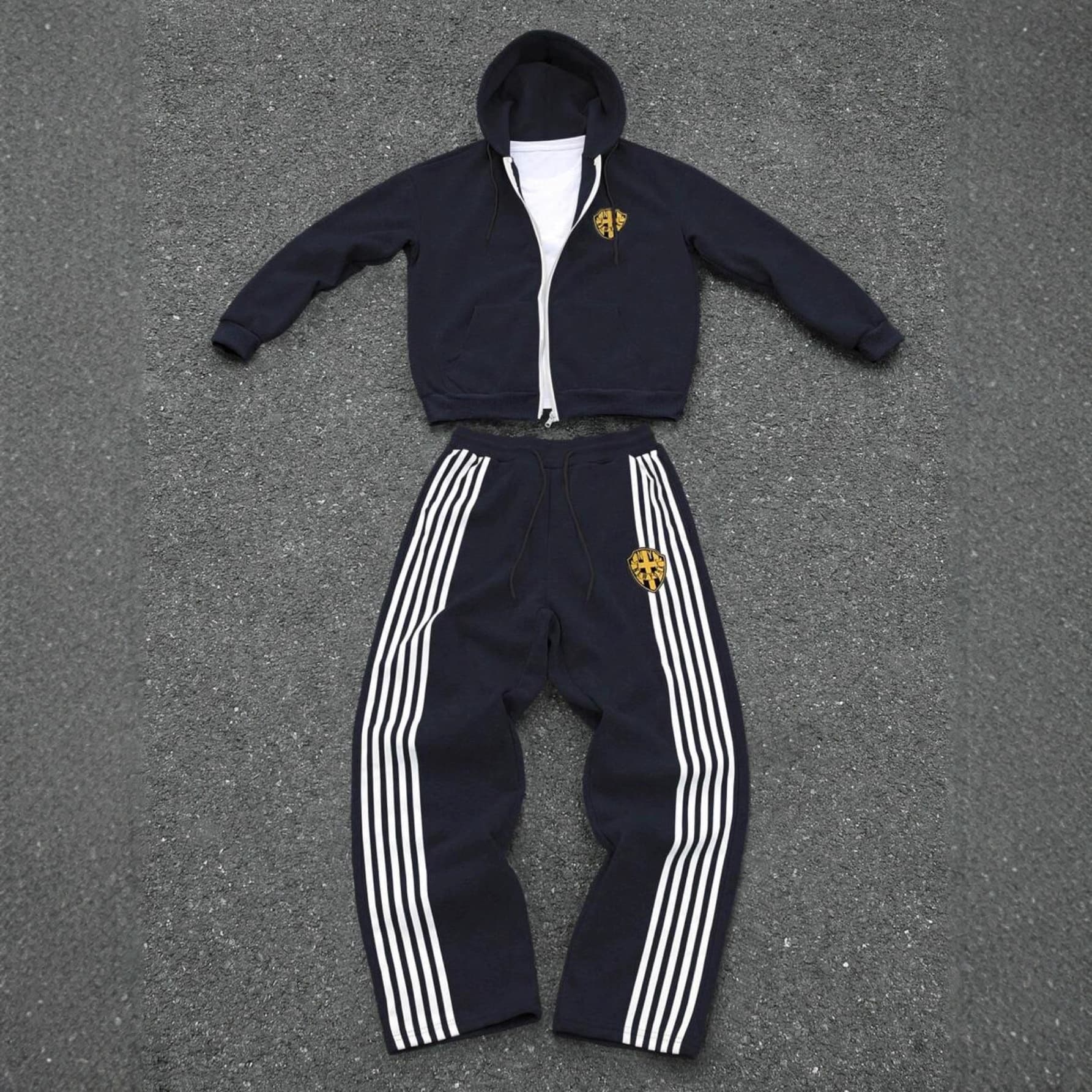 New men's casual fashion hooded sweatshirt suit spring and autumn simple striped printed sweatshirt pants suit wholesale