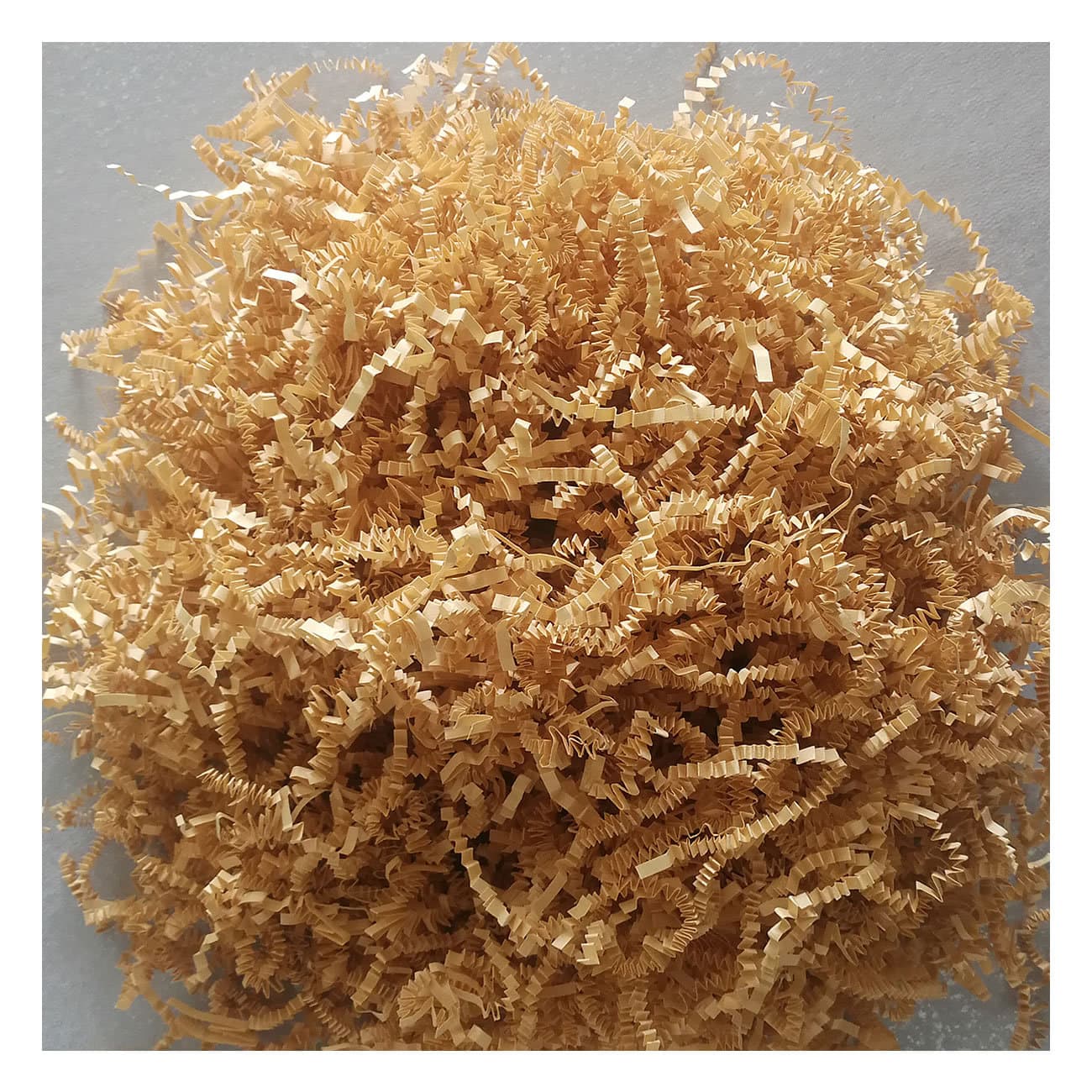 Guangdong source manufacturer wholesale light kraft color crinkle paper shred/wave paper shred/filling paper shred/raffia grass