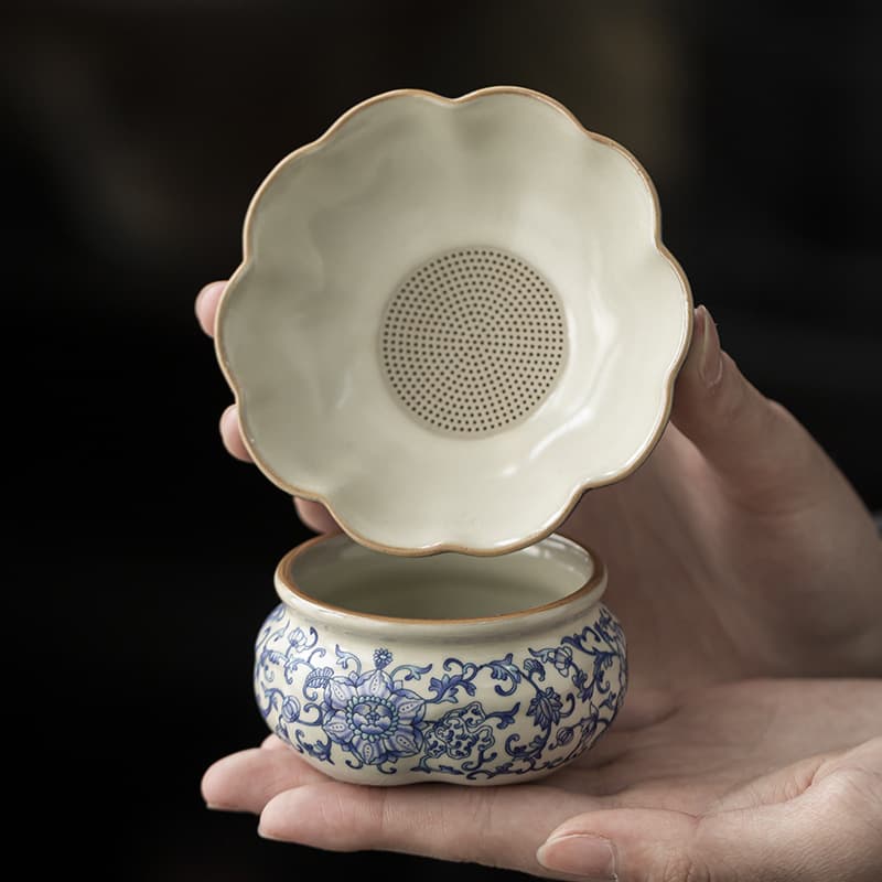 Beige Tea Filter Set Chinese Ceramic Tea Infuser Integrated Porcelain Tea Strainer for Tea Separation Wholesale