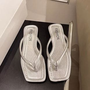 Simple Fashion Chanel Style Flip Flops Women Casual Outdoor Beach Vacation Cool Comfort Soft Sole Toe Separator Sandals