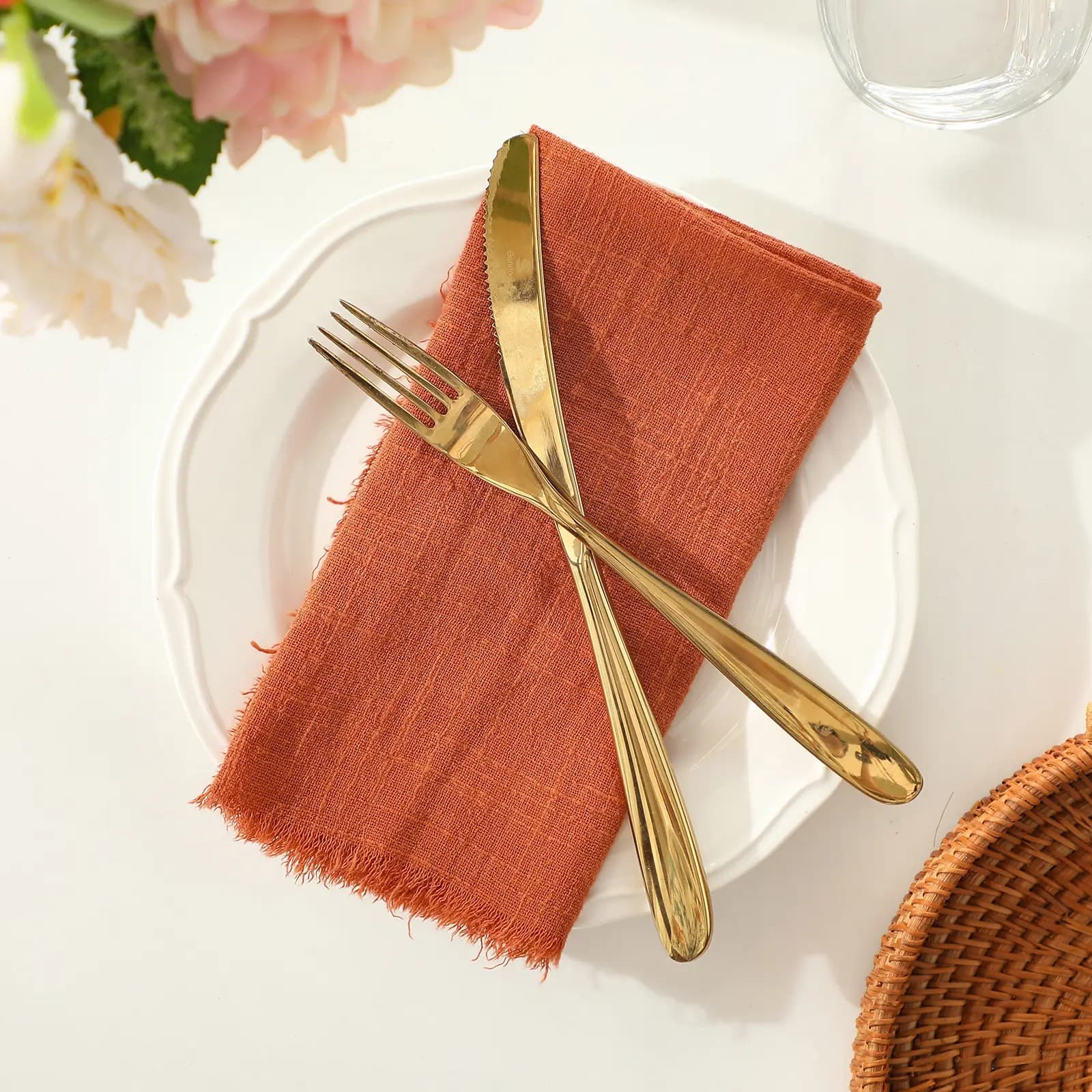 Cross-border Solid Color Raw Edge Napkin Cloth Crepe Fabric Wedding Party Mouth Cloth Fringe Placemat 100% Cotton Amazon Direct Factory Source