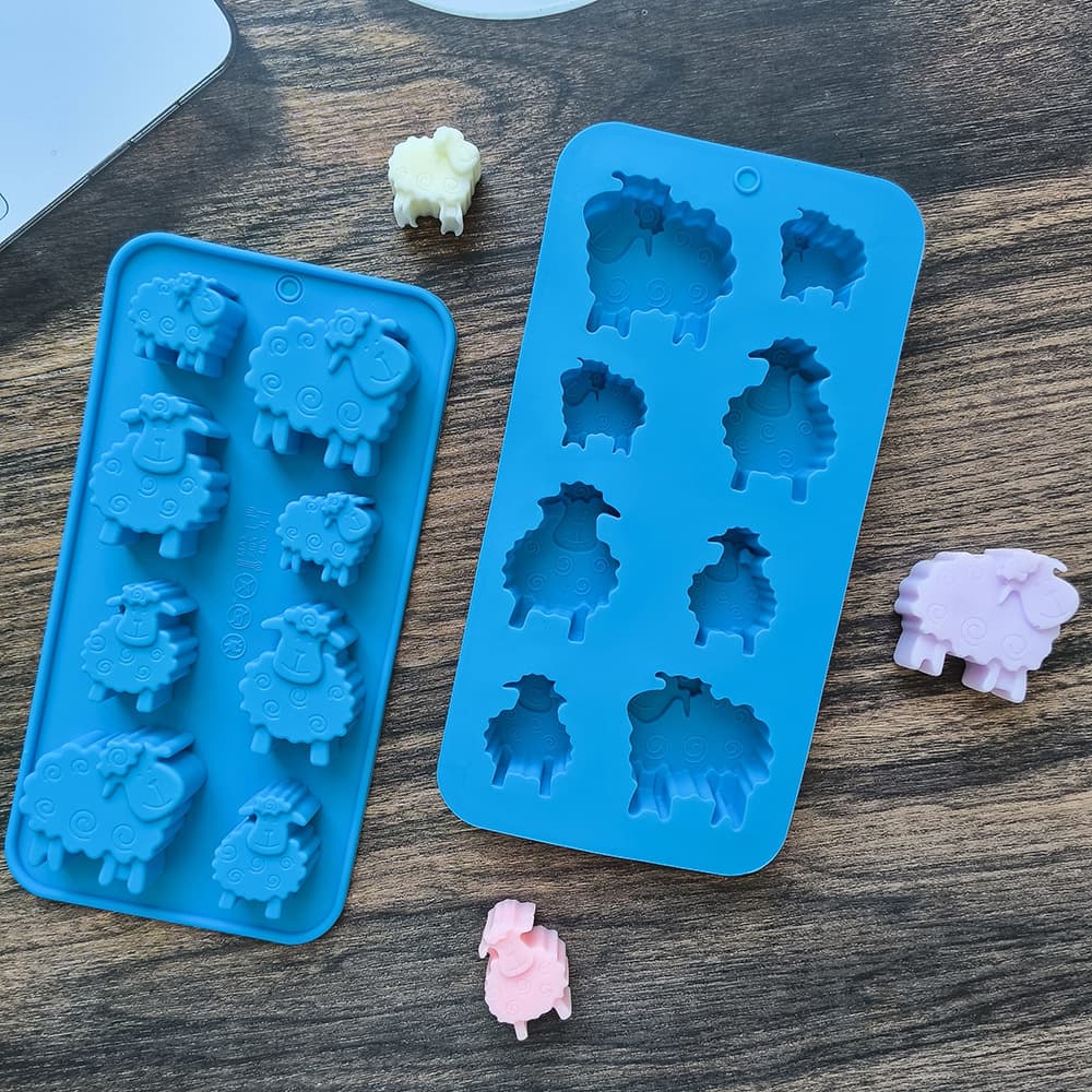8-Cavity Little Sheep 675 Chocolate Biscuit Silicone Mold Candy Pudding Dessert Mold Cake Baking Tool