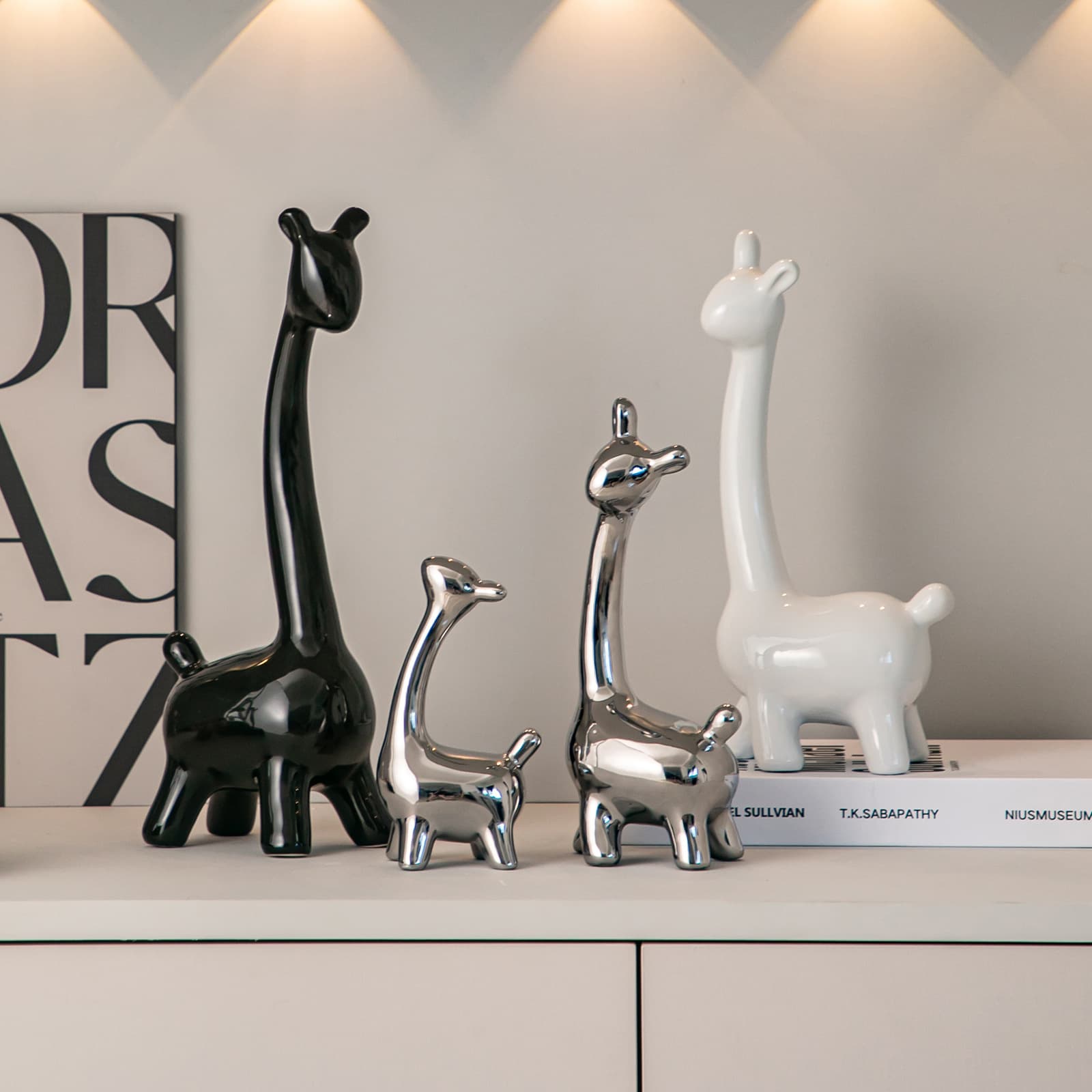 Family of Four Deer Home Decor Ornament, Luxury High-End Sense for Entryway, Living Room, TV Cabinet, Wine Cabinet Decoration