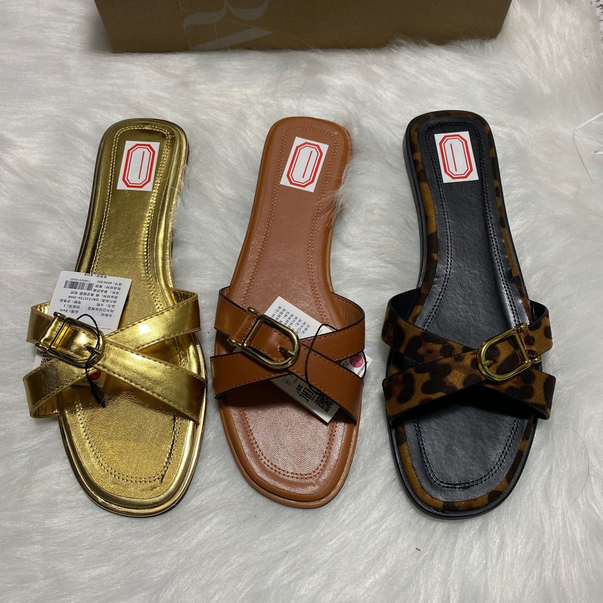 ZA 2025 New Summer Women's Flat Roman Sandals, Fashionable Cross-Strap Buckle Design