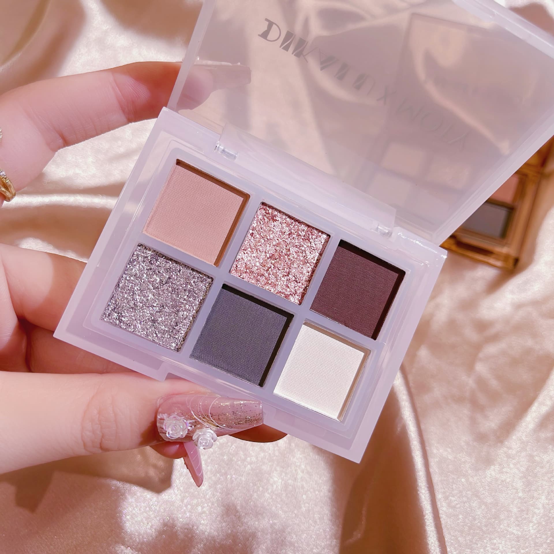 New 6-Color Eyeshadow Palette Low Saturation 6-Color Eyeshadow Palette Cross-border Cosmetics Micro-shimmer Earth Tones Wholesale