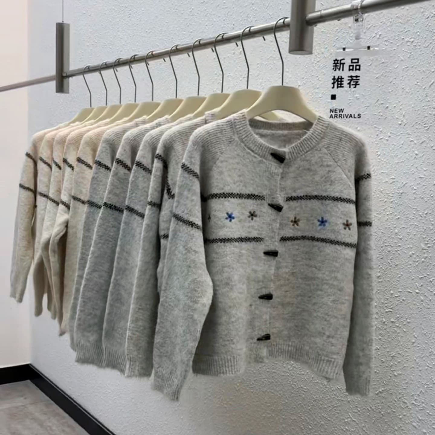 Autumn Winter New Retro Cardigan Sweater Loose Knit Coat Korean Style Lazy Wind Women's Clothing Wholesale