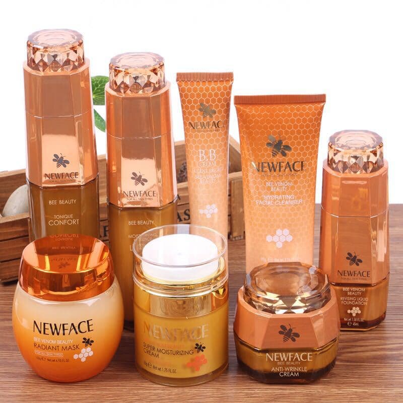 New Face Bee Series Moisturizing Essence Lotion, Beauty Softening Toner, Moisturizing Cream, Facial Cleanser, Eye Cream (Random Packaging)
